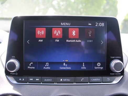 Used 2025 Nissan Sentra SV w/ Trunk Package FWD image 25