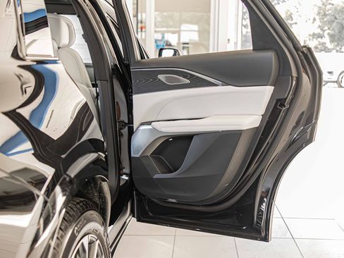 Used 2024 Cadillac Lyriq Sport image 41