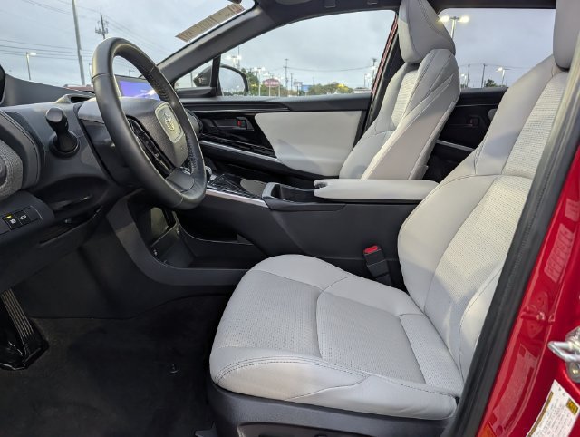 Used 2024 Toyota bZ4X FWD image 29