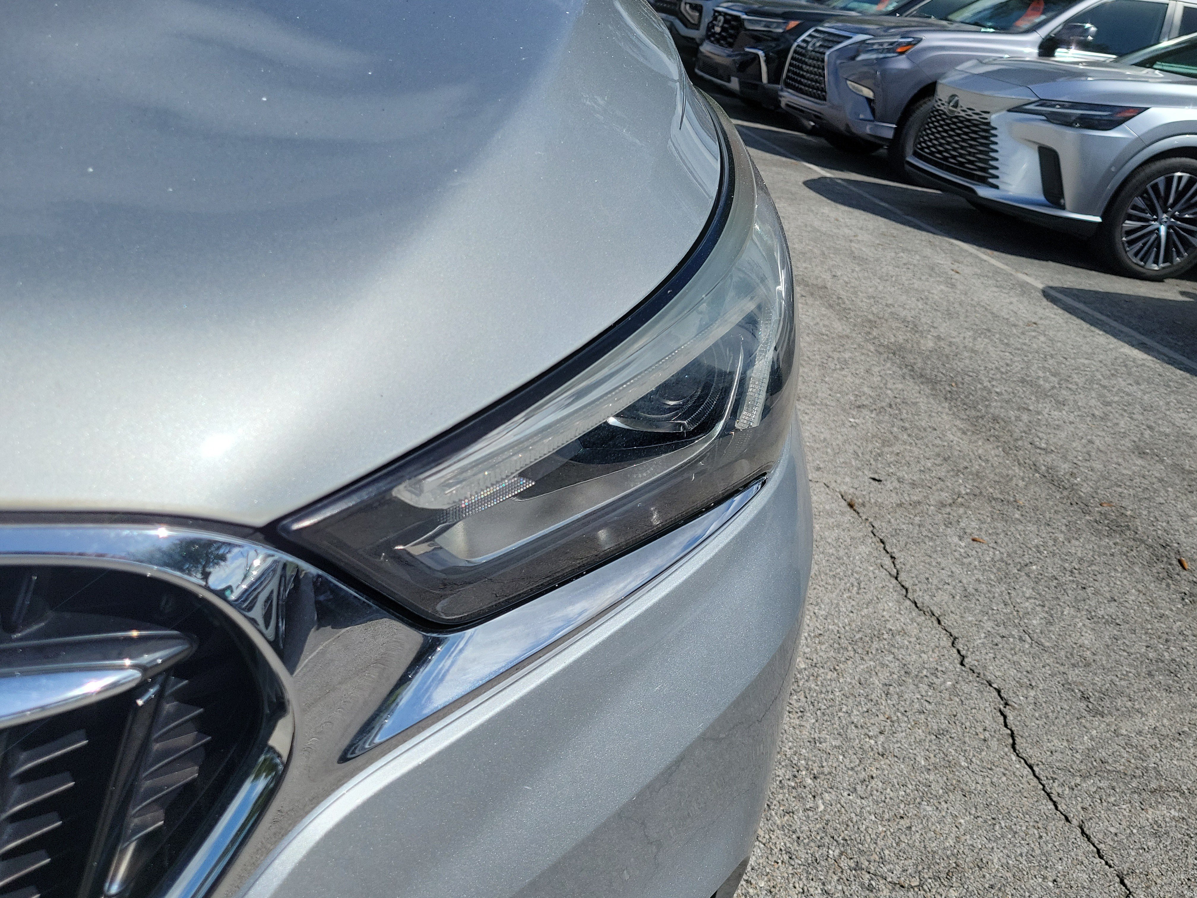 Used 2018 Buick Enclave Essence FWD image 3
