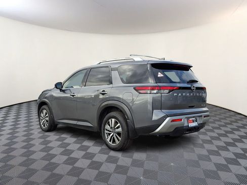 Used 2023 Nissan Pathfinder SL AWD/4WD image 7