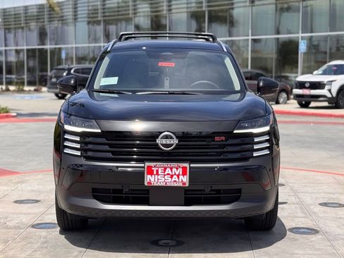 New 2025 Nissan Kicks SR image 3