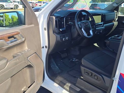 Used 2024 GMC Sierra 1500 SLE RWD image 9