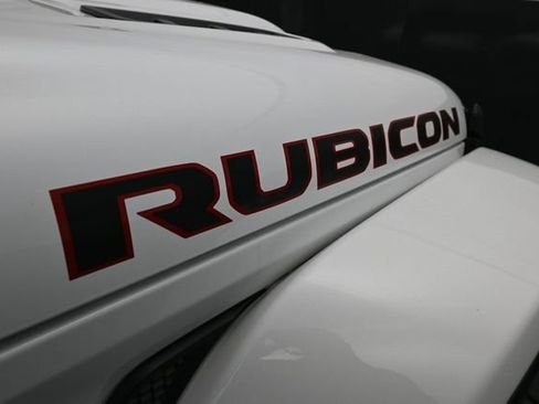 Used 2023 Jeep Wrangler Unlimited Rubicon w/ Cold Weather Group AWD/4WD image 12