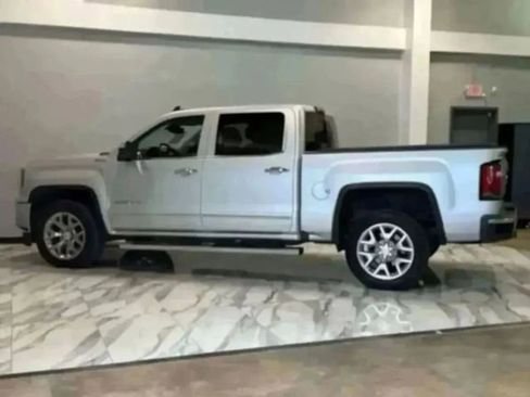 Used 2018 GMC Sierra 1500 SLT image 9