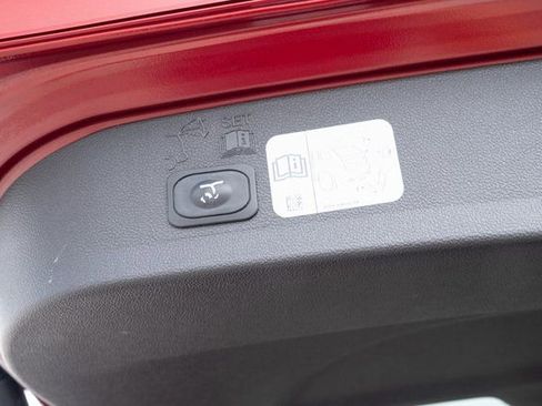 Used 2019 Ford Escape Titanium image 35