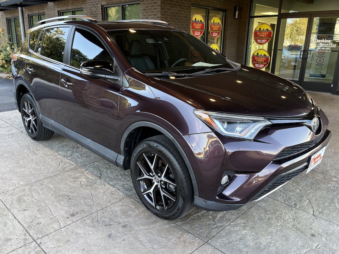Used 2017 Toyota RAV4 SE w/ Power Extra Value Package AWD/4WD image 4