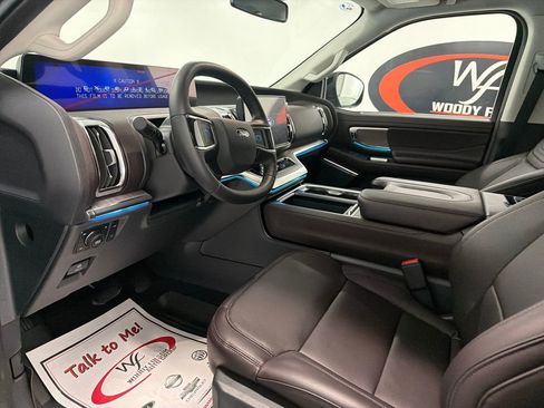 New 2026 Ford Expedition Platinum w/ Platinum Ultimate Package AWD/4WD image 10