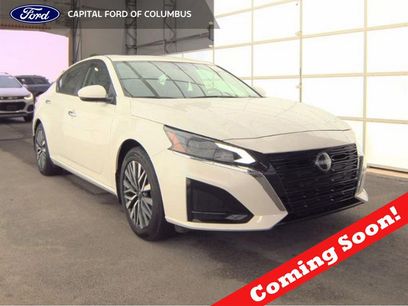 Used 2023 Nissan Altima 2.5 SV w/ SV Premium Package