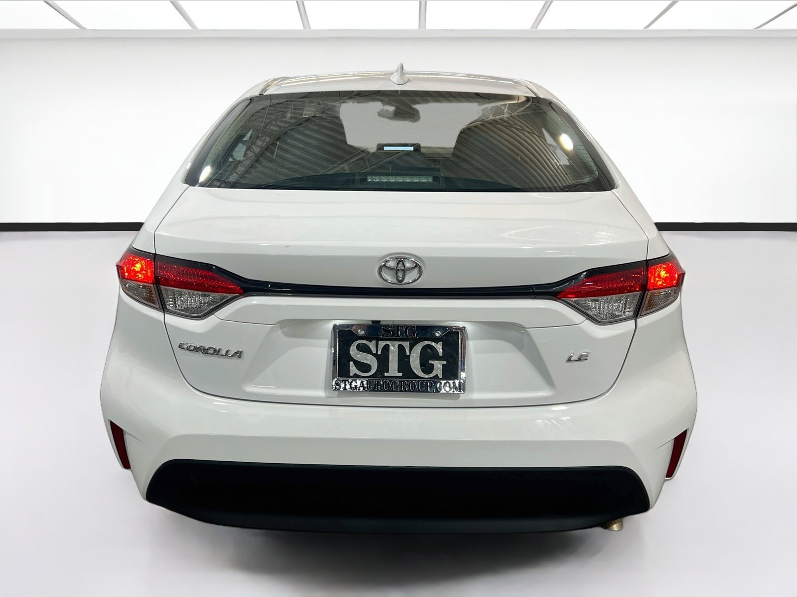 Used 2023 Toyota Corolla LE FWD image 5