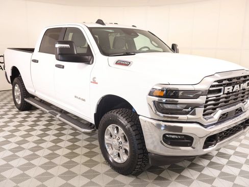Used 2025 RAM 2500 Big Horn AWD/4WD image 1