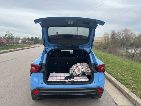 Used 2024 Chevrolet Trax RS w/ Sunroof Package image 12