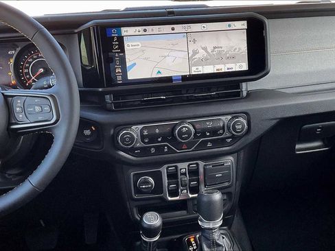 New 2025 Jeep Gladiator Sport image 6