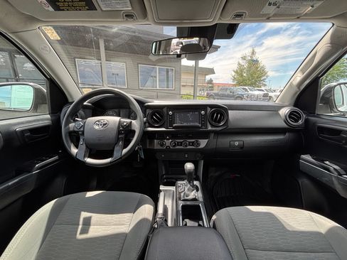 Used 2018 Toyota Tacoma SR AWD/4WD image 21