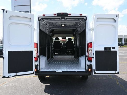 Used 2026 RAM ProMaster 2500 w/ Convenience Group FWD image 11