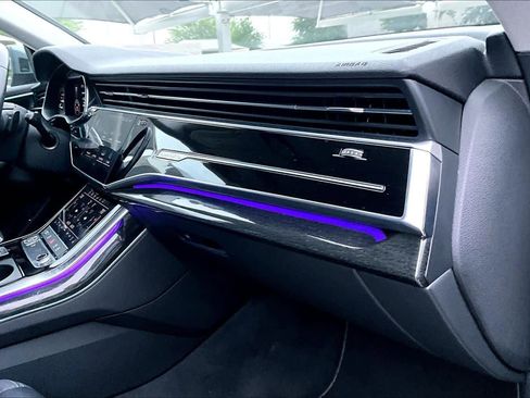 Used 2019 Audi Q8 Premium Plus w/ Premium Plus AWD/4WD image 19