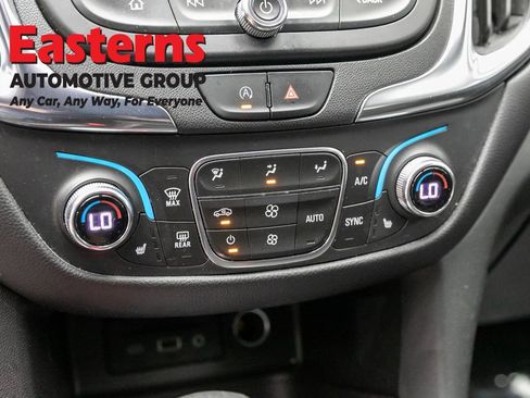 Used 2022 Chevrolet Equinox LT AWD/4WD image 21