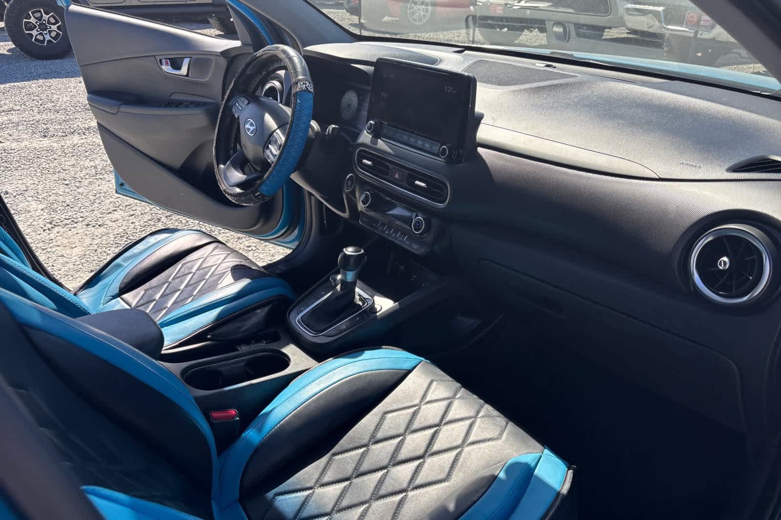 Used 2022 Hyundai Kona Limited w/ Cargo Package FWD image 17