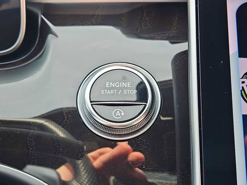 Used 2024 Mercedes-Benz C 300 4MATIC Sedan image 27