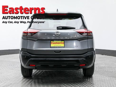 Used 2023 Nissan Rogue SV image 6