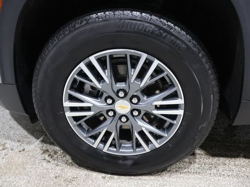Used 2024 Chevrolet Traverse LT AWD/4WD image 8