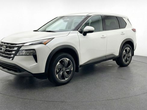 Used 2025 Nissan Rogue SV FWD image 3
