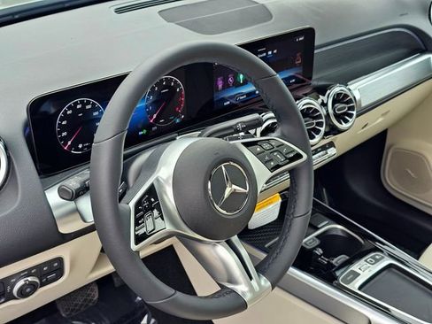 New 2026 Mercedes-Benz GLB 250 4MATIC image 15
