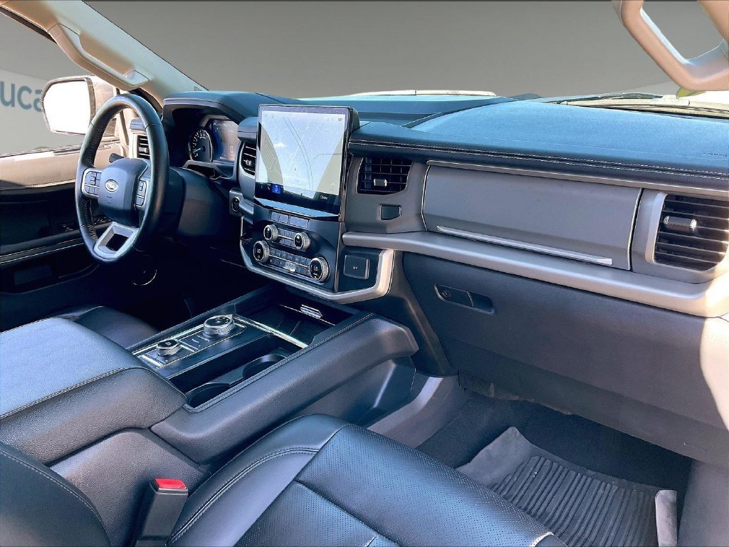 Used 2024 Ford Expedition XLT AWD/4WD image 13