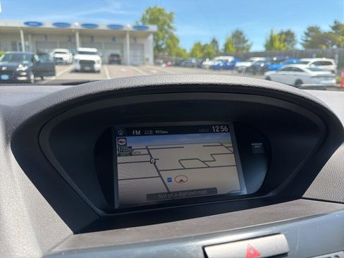 Used 2017 Acura TLX w/ Technology Package FWD image 10