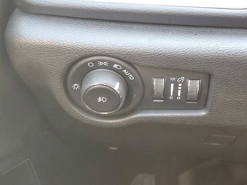 Used 2019 Chrysler Pacifica Touring-L Plus w/ S Appearance Package FWD image 19