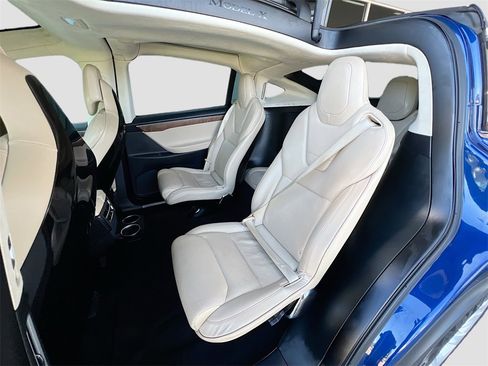 Used 2016 Tesla Model X 75D image 22