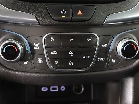 Used 2024 Chevrolet Equinox LT image 43