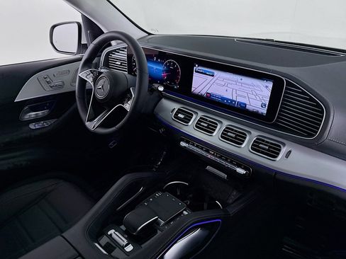 New 2026 Mercedes-Benz GLS 450 4MATIC image 16