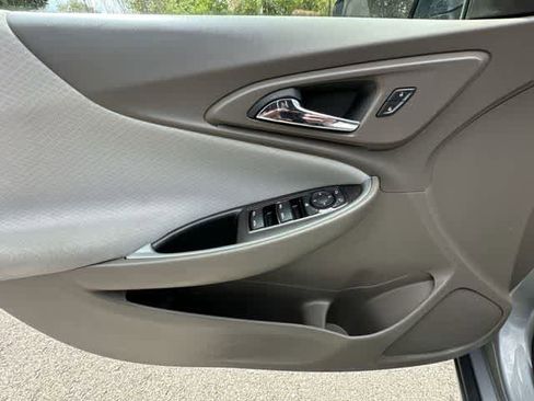 Used 2023 Chevrolet Malibu LT FWD image 19