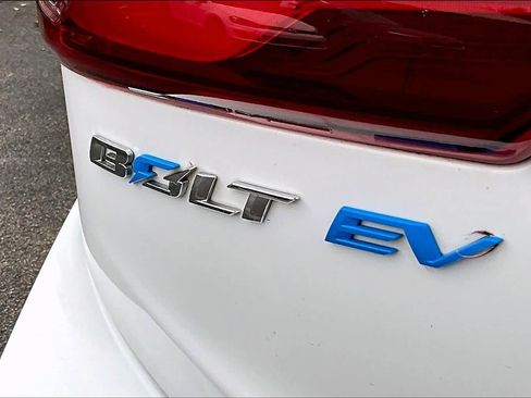 Used 2021 Chevrolet Bolt Premier w/ Infotainment Package image 10