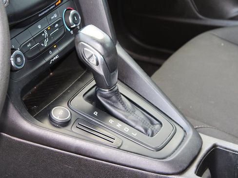 Used 2016 Ford Focus SE image 23