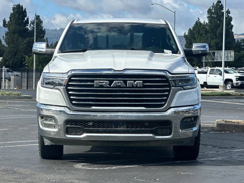 Used 2025 RAM 1500 Laramie AWD/4WD image 9