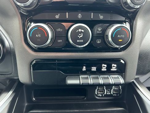 Used 2022 RAM 1500 Big Horn AWD/4WD image 30
