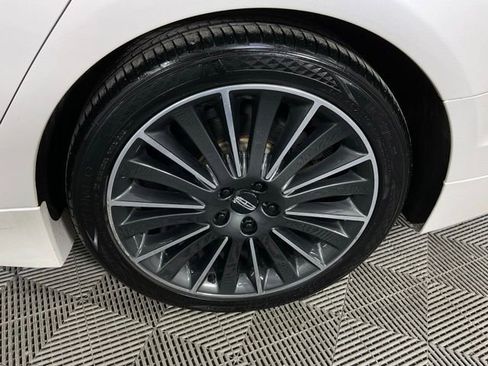 Used 2014 Lincoln MKZ AWD image 33