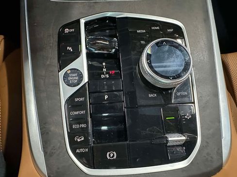 Used 2024 BMW X7 xDrive40i w/ Executive Package AWD/4WD image 30