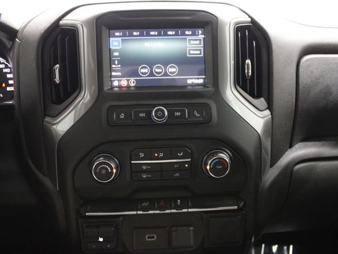 Used 2019 Chevrolet Silverado 1500 Custom w/ Custom Convenience Package AWD/4WD image 28