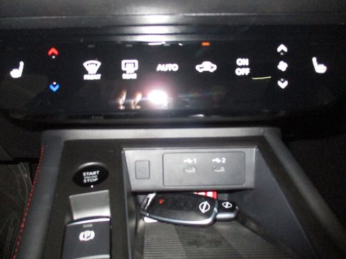 New 2026 Nissan Kicks SR w/ SR Premium Package AWD/4WD image 31