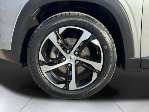 Used 2024 Chevrolet Trax RS w/ Sunroof Package FWD image 57