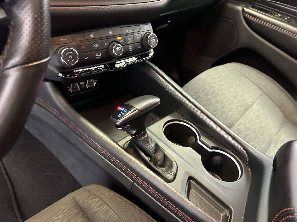 Used 2025 Dodge Durango GT AWD/4WD image 21