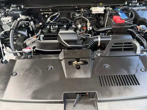 Used 2023 Honda CR-V EX image 8