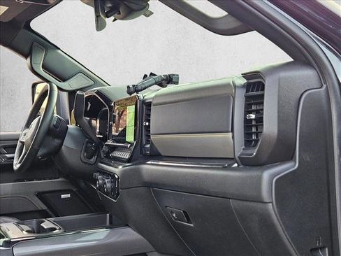 Used 2024 Chevrolet Silverado 2500 ZR2 image 24