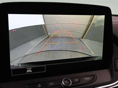 Used 2025 Chevrolet Blazer LT FWD image 8