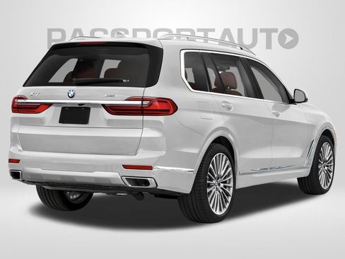 Used 2021 BMW X7 M50i w/ Dynamic Handling Package AWD/4WD image 2