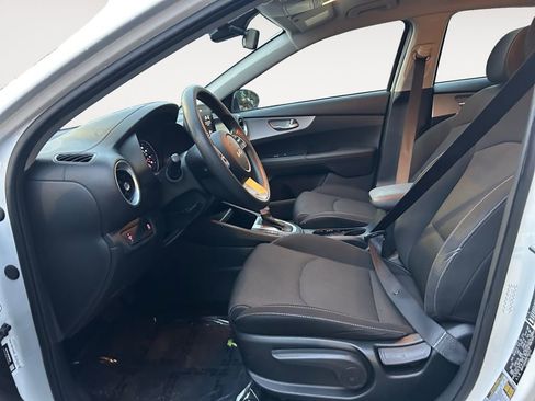 Used 2024 Kia Forte LXS image 15