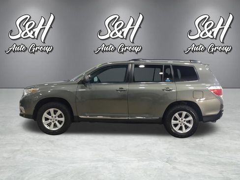 Used 2011 Toyota Highlander 4WD w/ Tech Pkg image 16